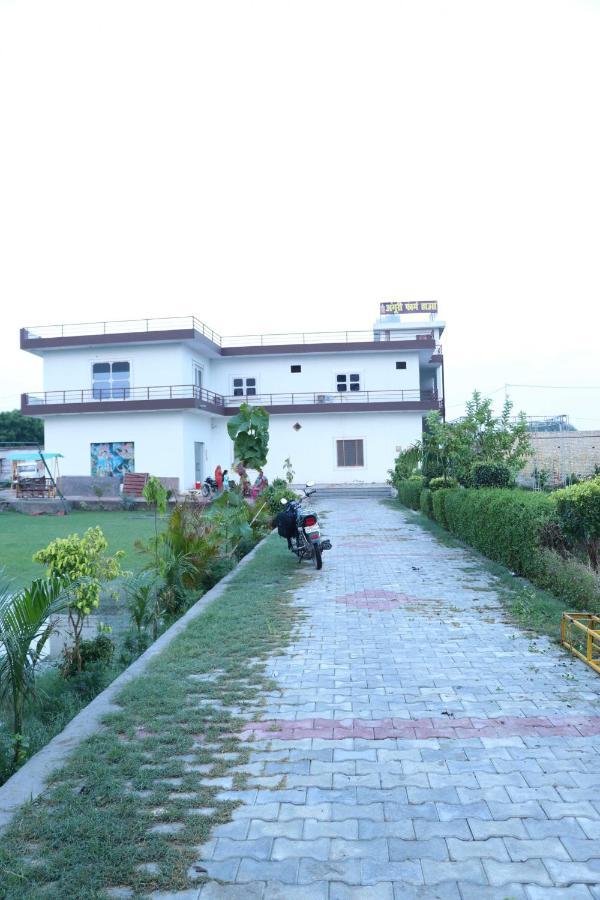 מטורה Hotel O Pop Angoori Farm House מראה חיצוני תמונה