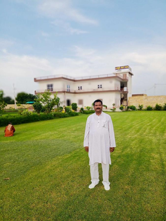 מטורה Hotel O Pop Angoori Farm House מראה חיצוני תמונה